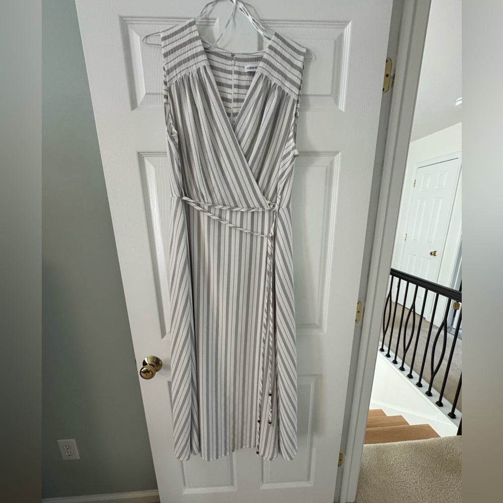 Calvin Klein gray and White Sleeveless Maxi Sundress Faux wrap - Picture 5 of 5